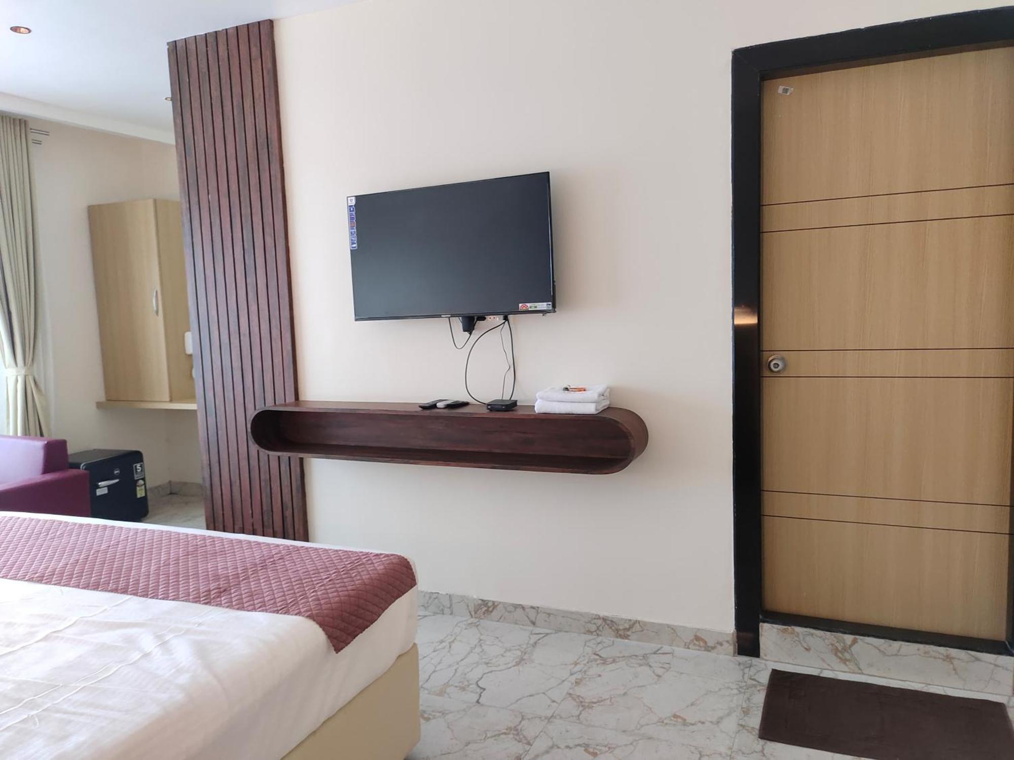 Hotel Meridian Blue 와랑갈 외부 사진