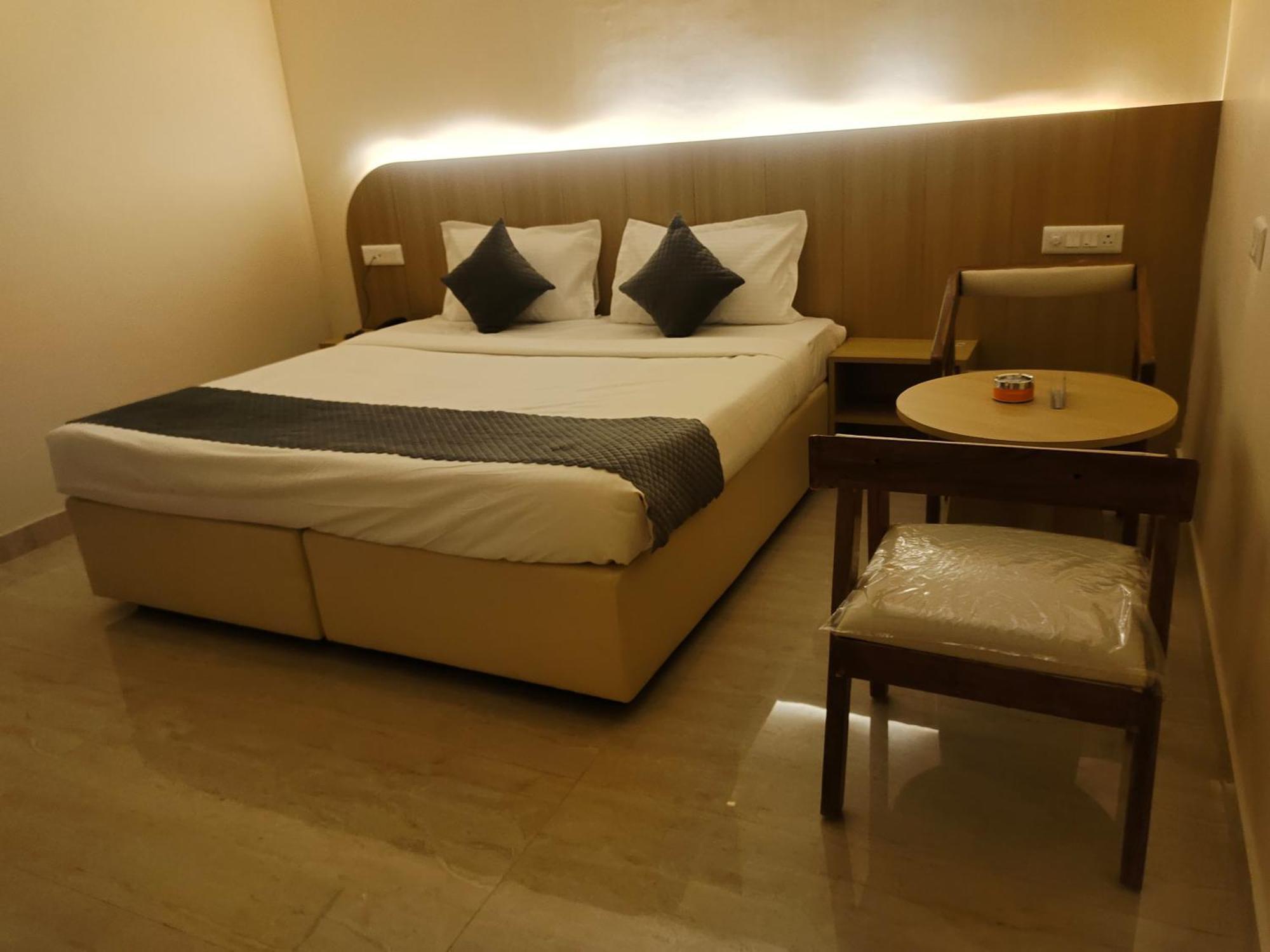 Hotel Meridian Blue 와랑갈 외부 사진