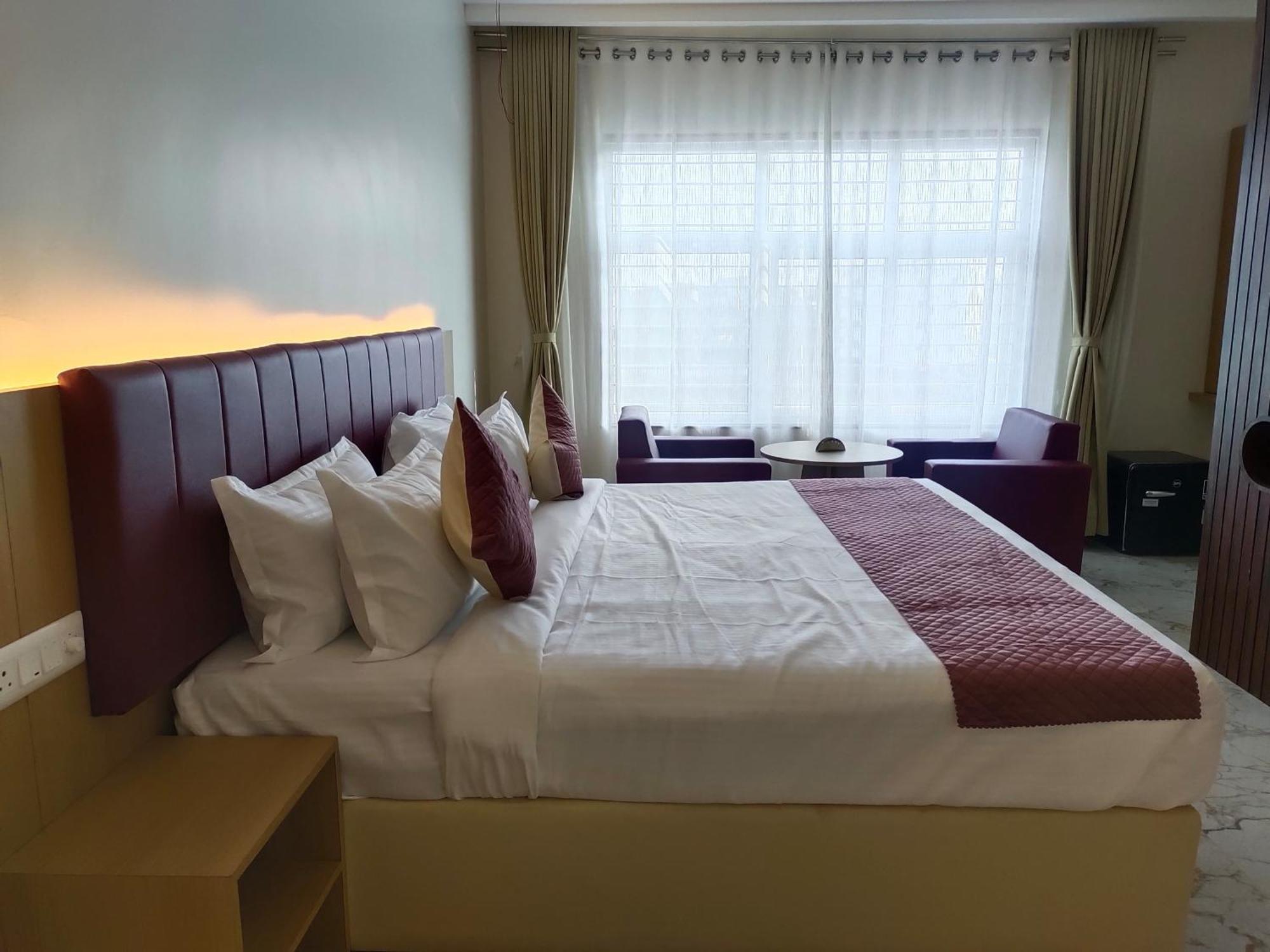 Hotel Meridian Blue 와랑갈 외부 사진