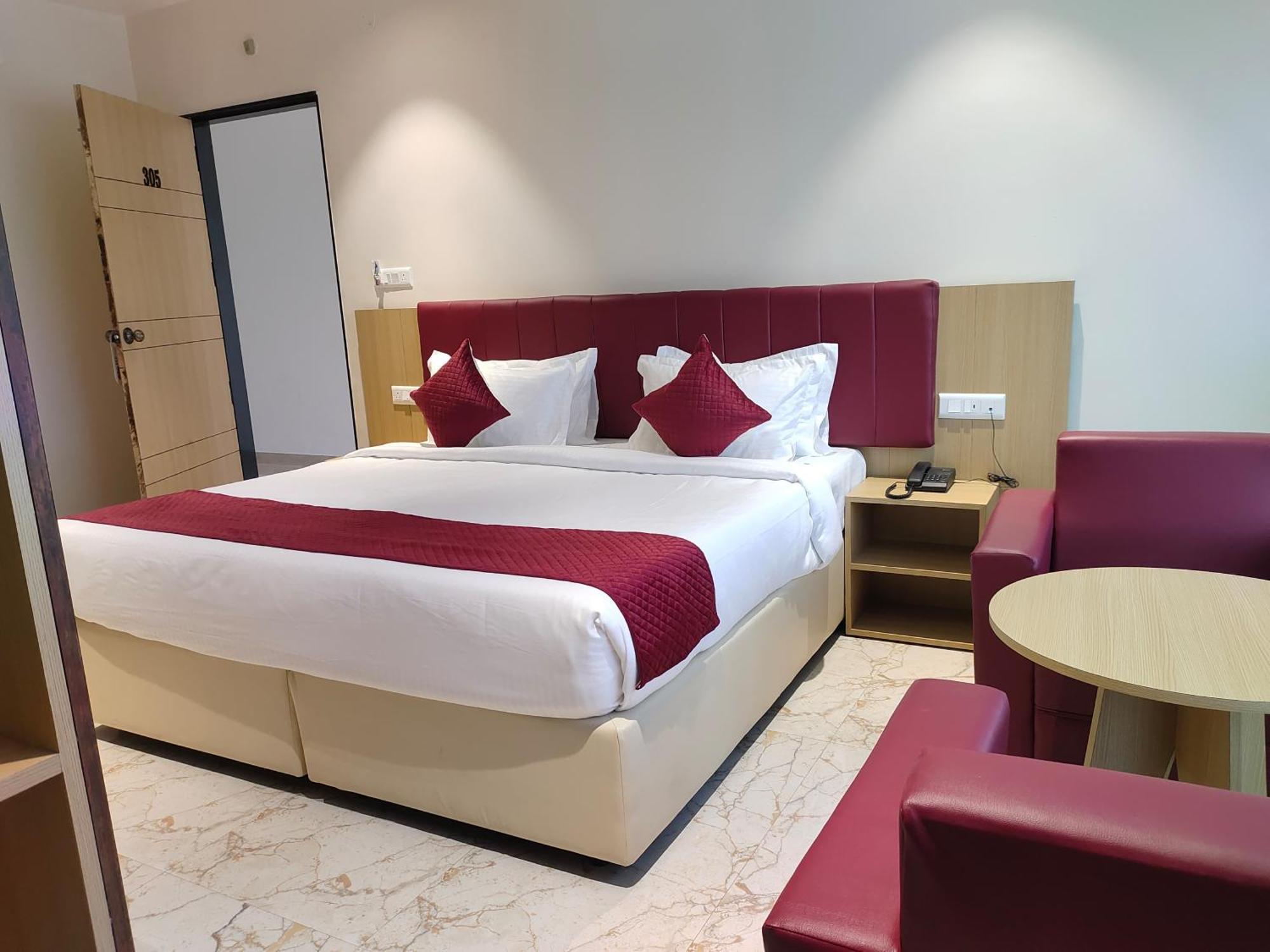 Hotel Meridian Blue 와랑갈 외부 사진