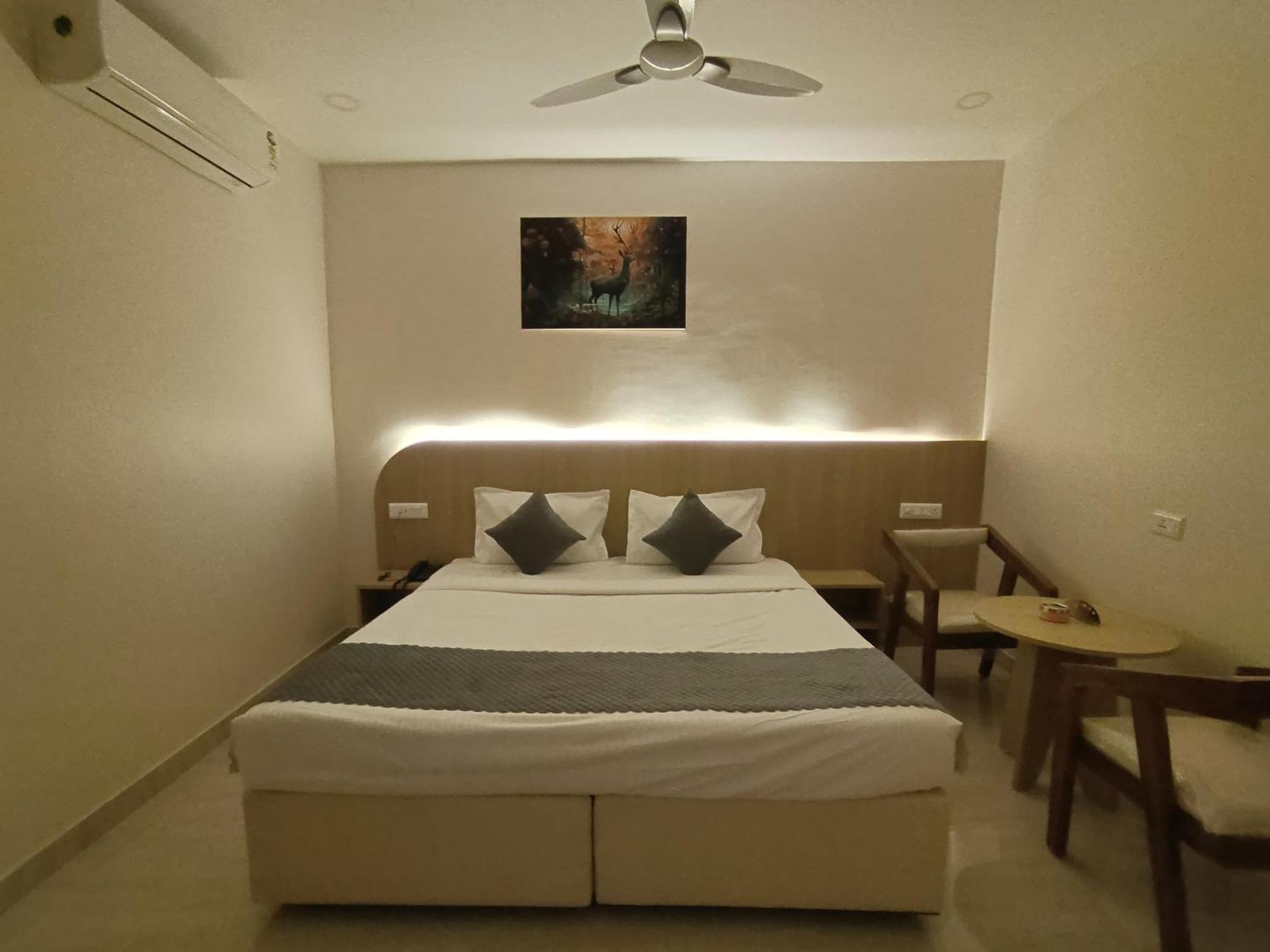 Hotel Meridian Blue 와랑갈 외부 사진
